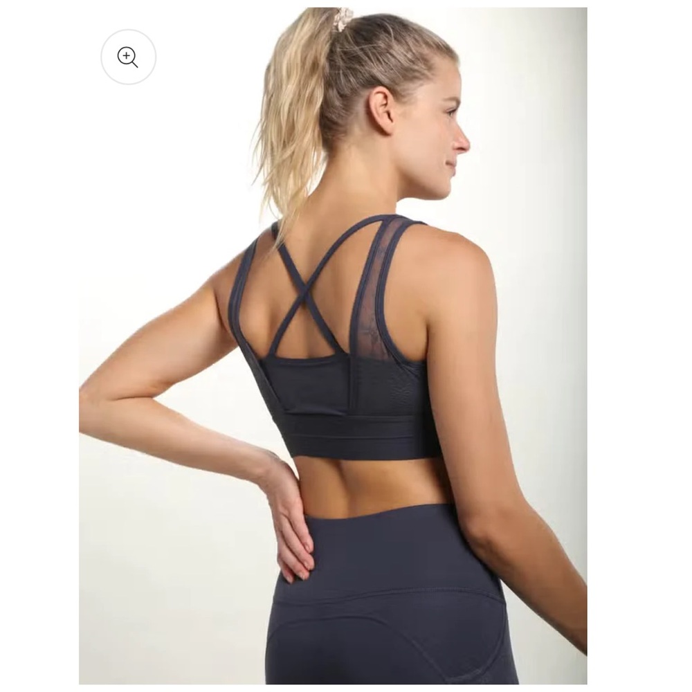 Criss cross high support Lacey sports bra